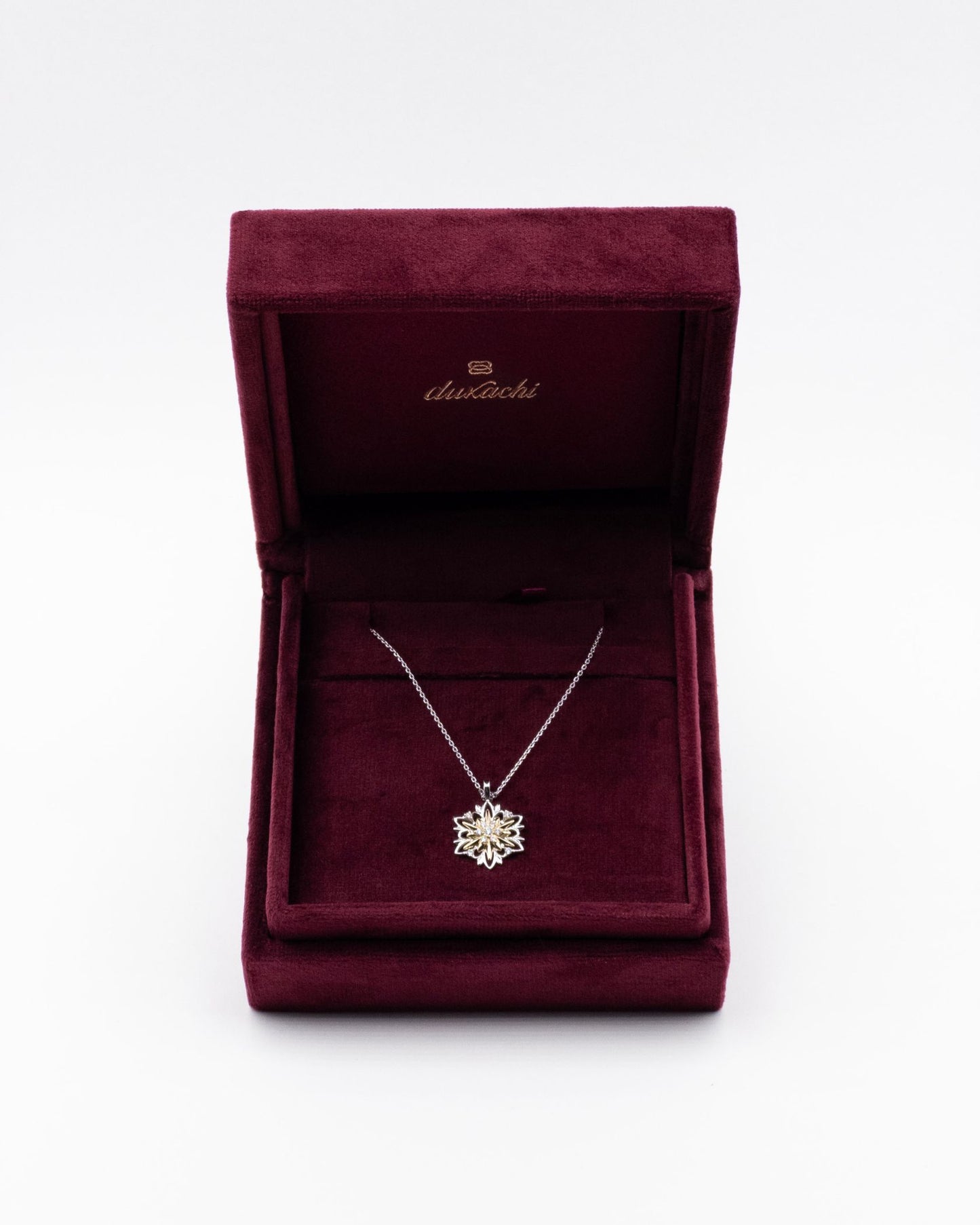 Gold Pendant Edelweiss with diamonds (SIZE M)