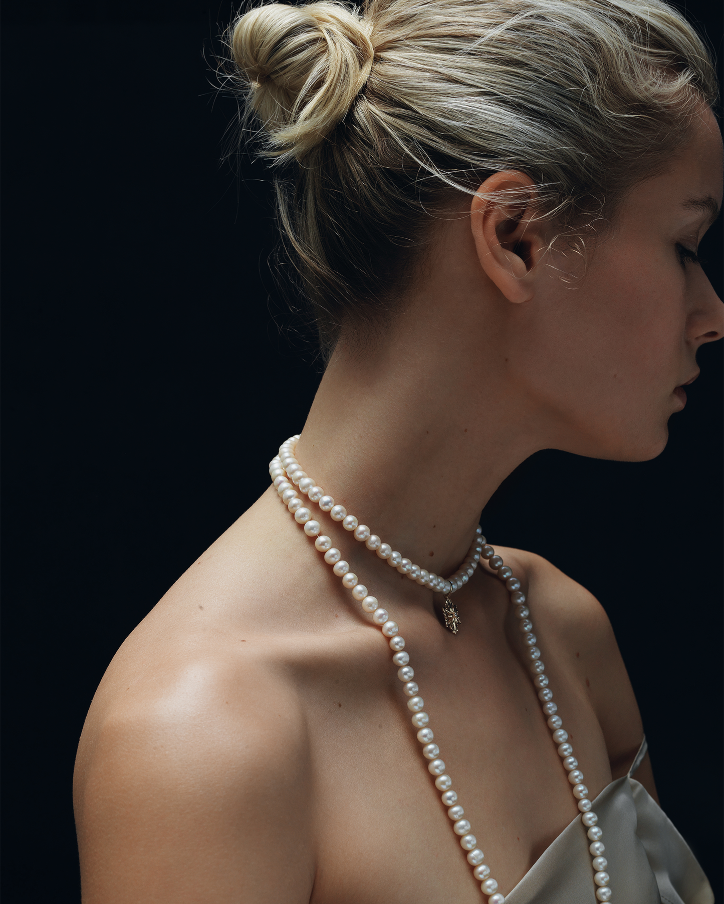 Long gold necklace Edelweiss with pearls with clasp